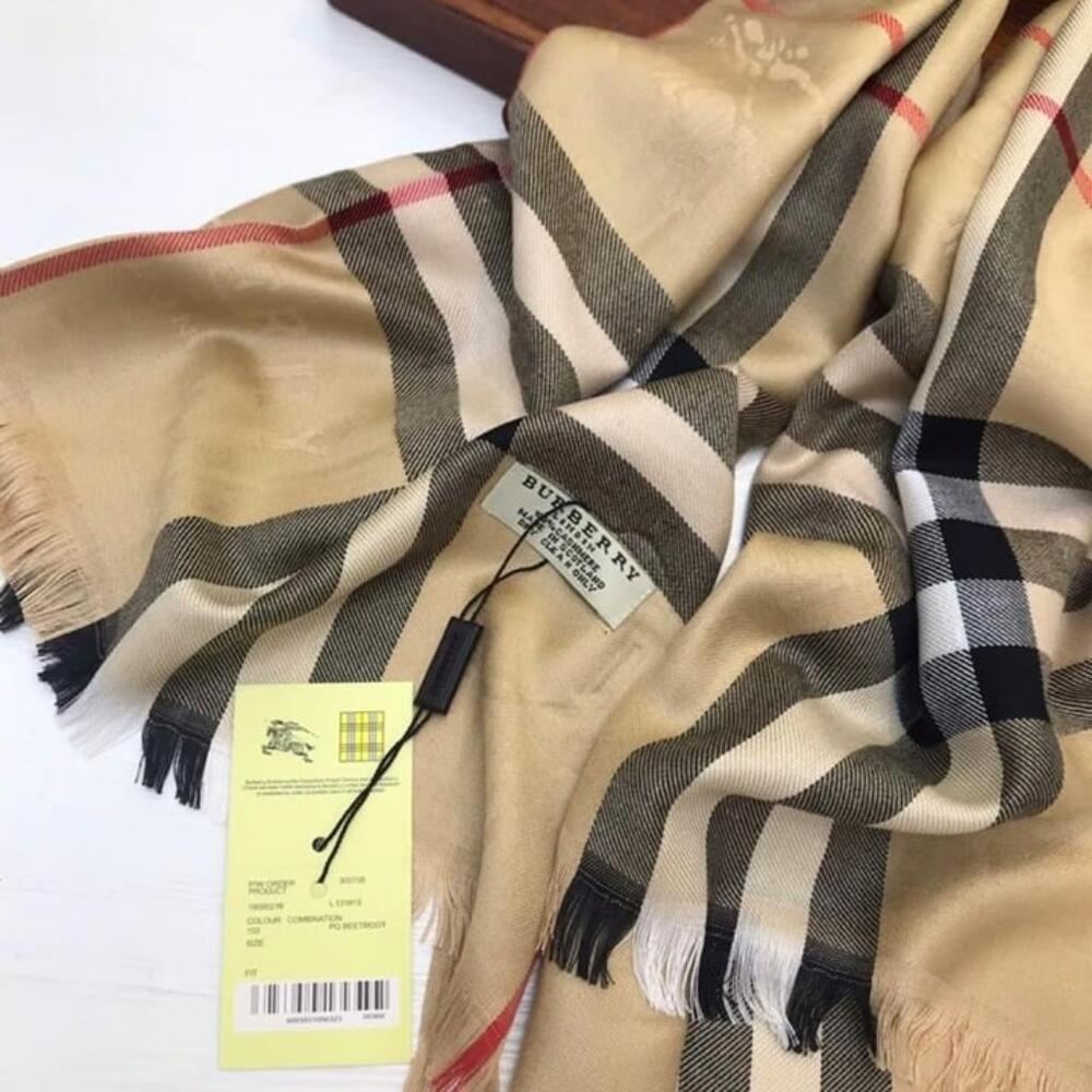 Burberry Scarf - Picture 6 of 7